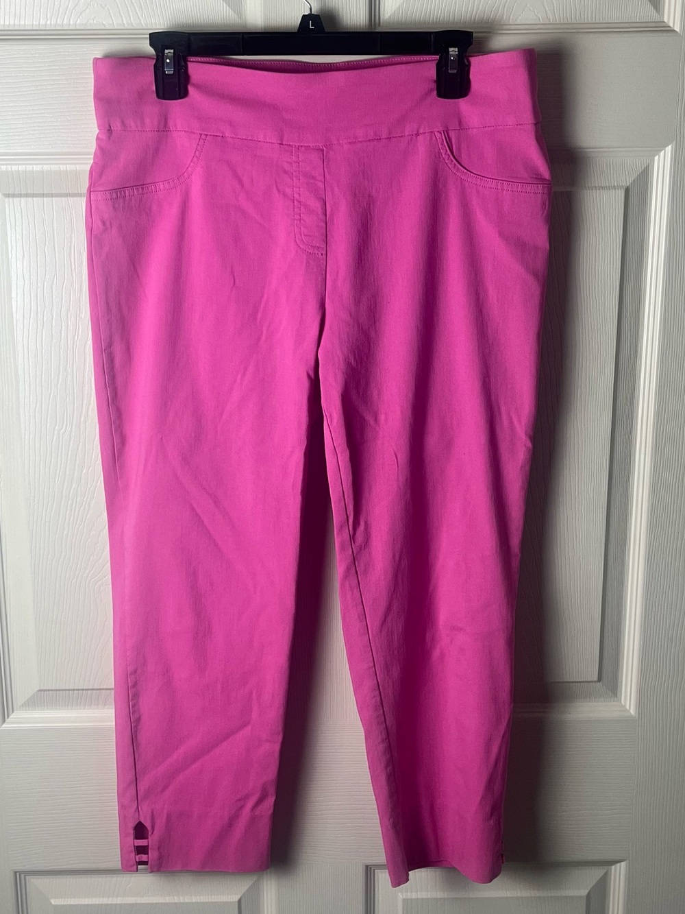 Ruby Rd. Hot Pink Crop Stretch Capris